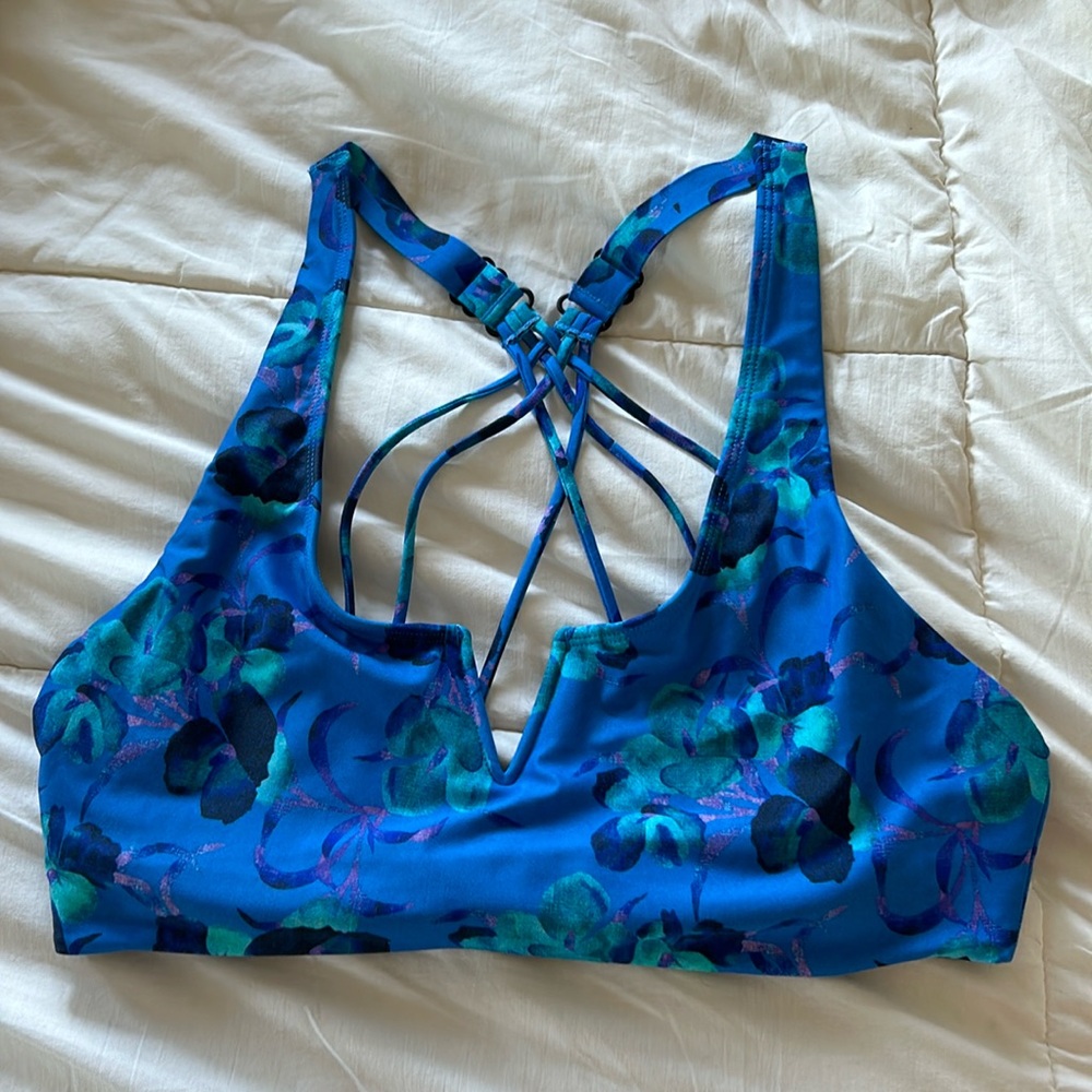 Title Nine Aria Underwire Bikini Top in Chili Blossom Bahia 34D